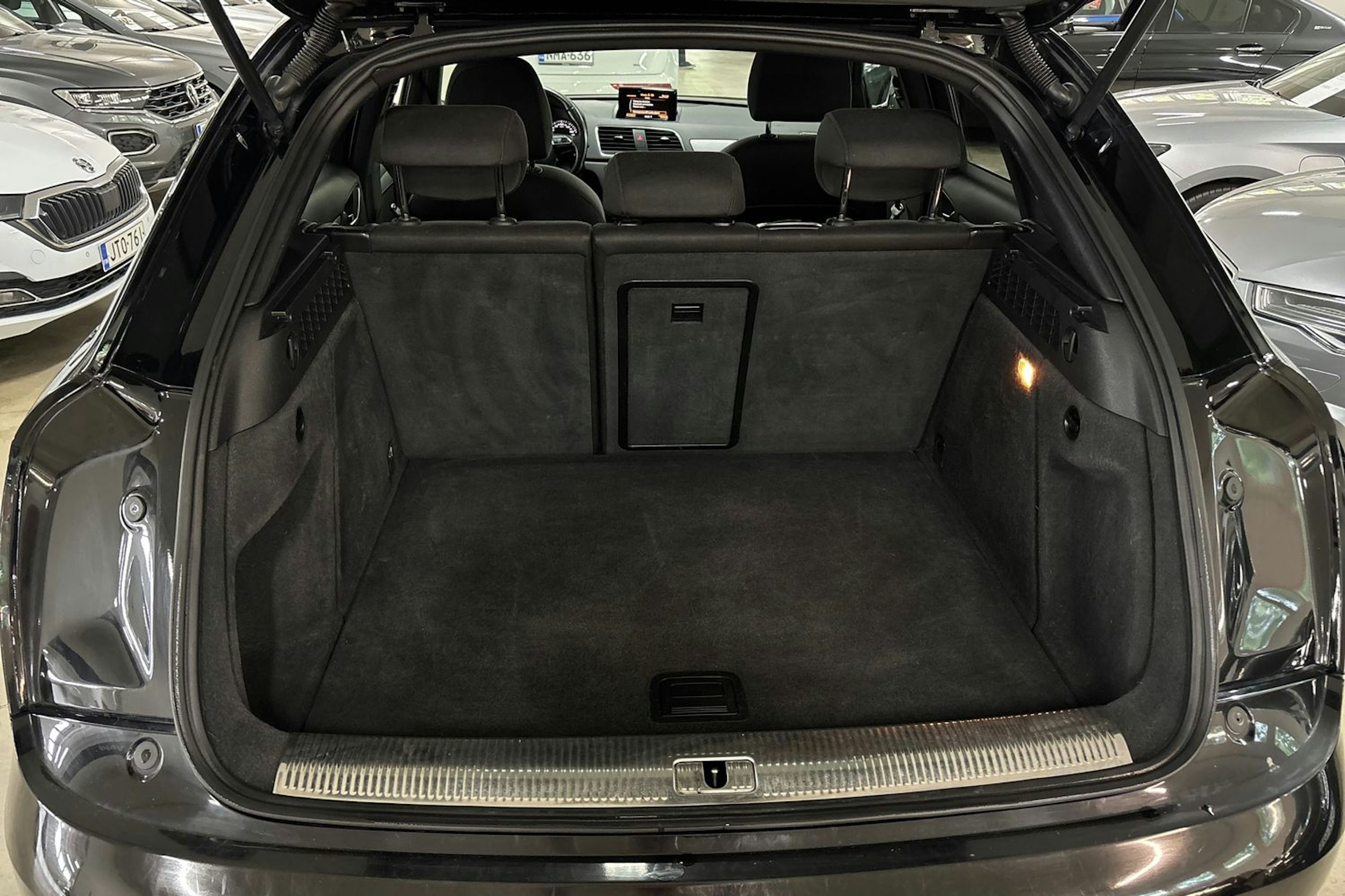 musta Audi Q3 2012 kuva 24.