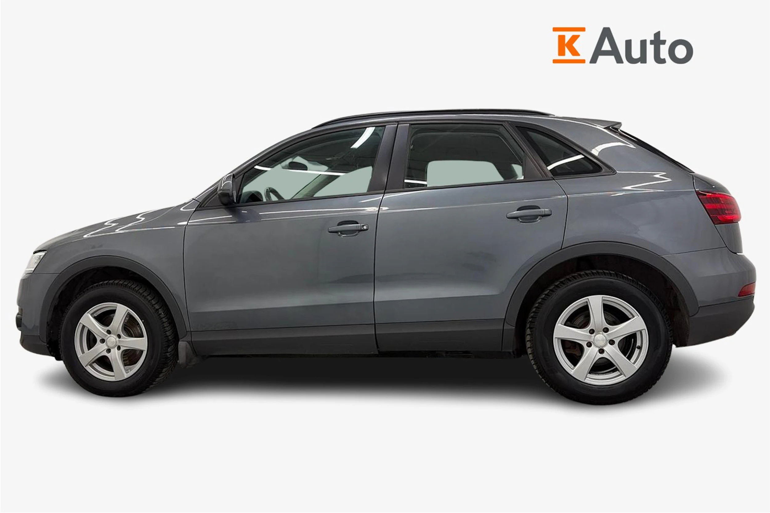 Harmaa Audi Q3 2012 kuva 5.