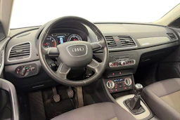 Harmaa Audi Q3 2012 kuva 6.