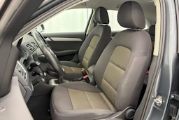 Harmaa Audi Q3 2012 kuva 12.