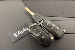 Harmaa Audi Q3 2012 kuva 19.