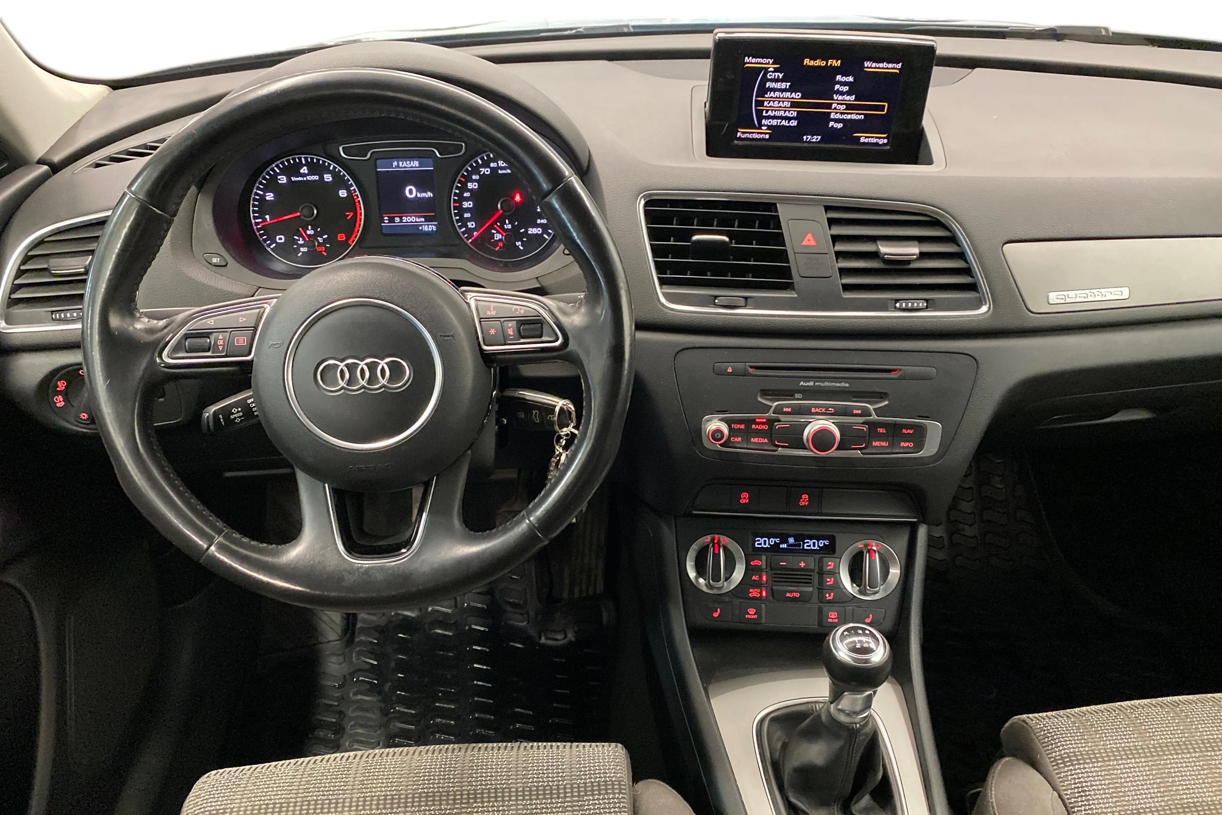 musta Audi Q3 2013 kuva 7.