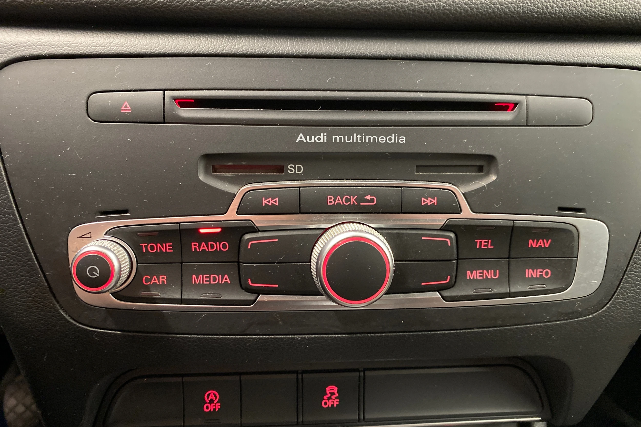 musta Audi Q3 2013 kuva 23.