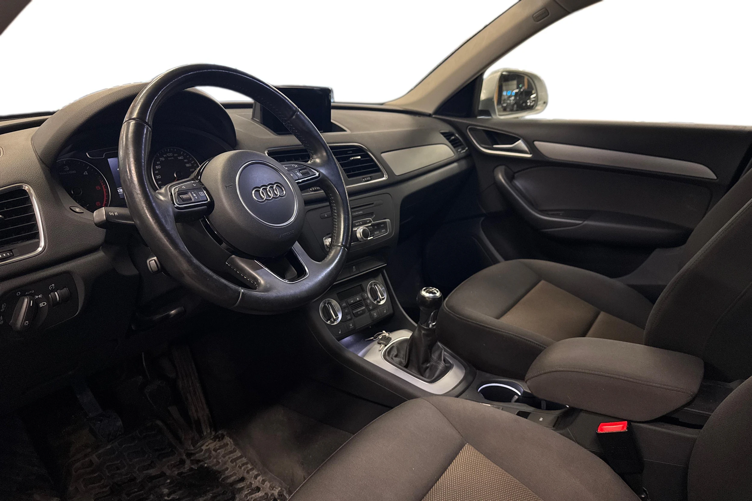 hopea Audi Q3 2013 kuva 3.