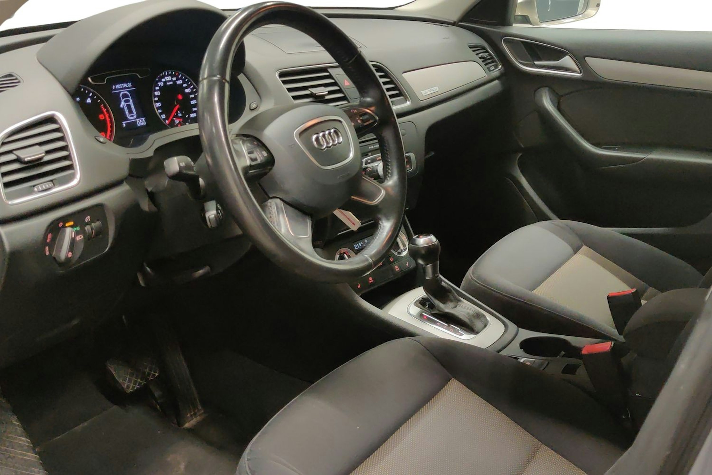 ruskea (beige) Audi Q3 2013 kuva 7.