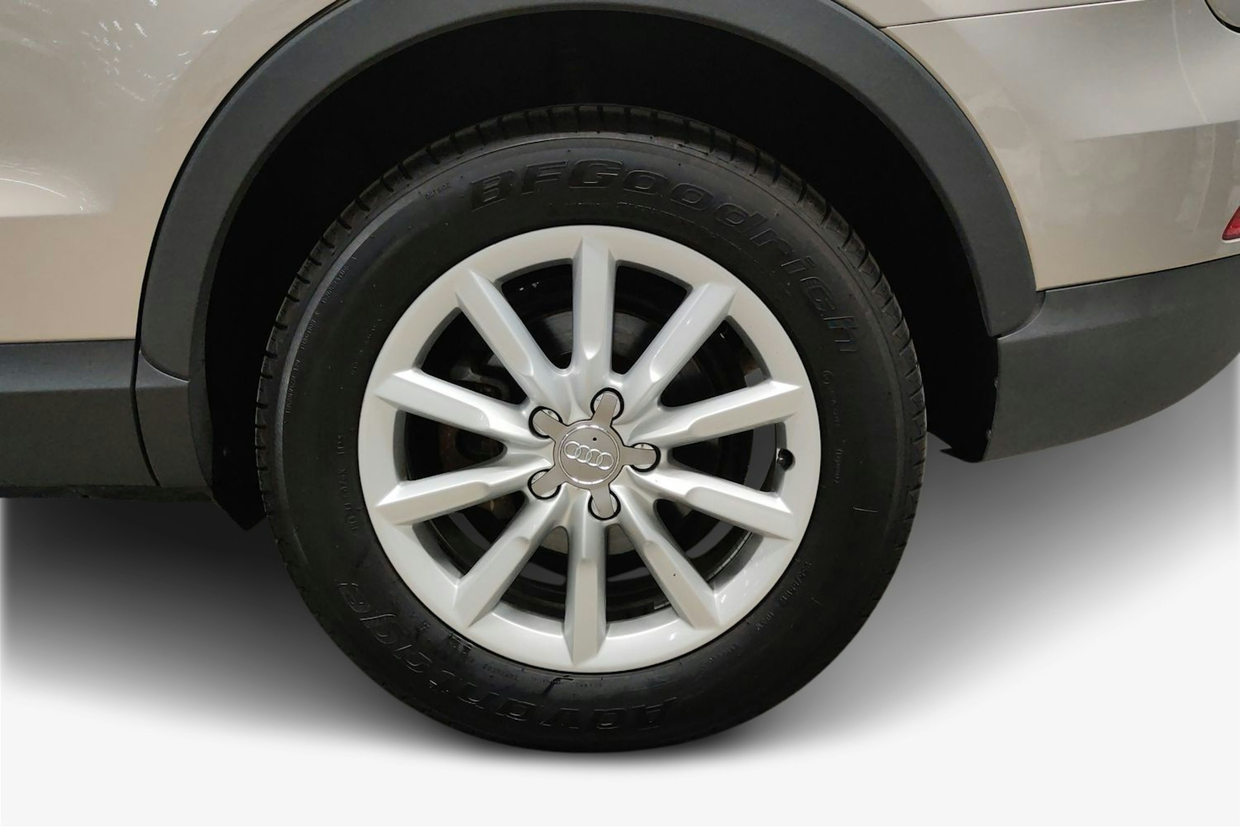 ruskea (beige) Audi Q3 2013 kuva 11.