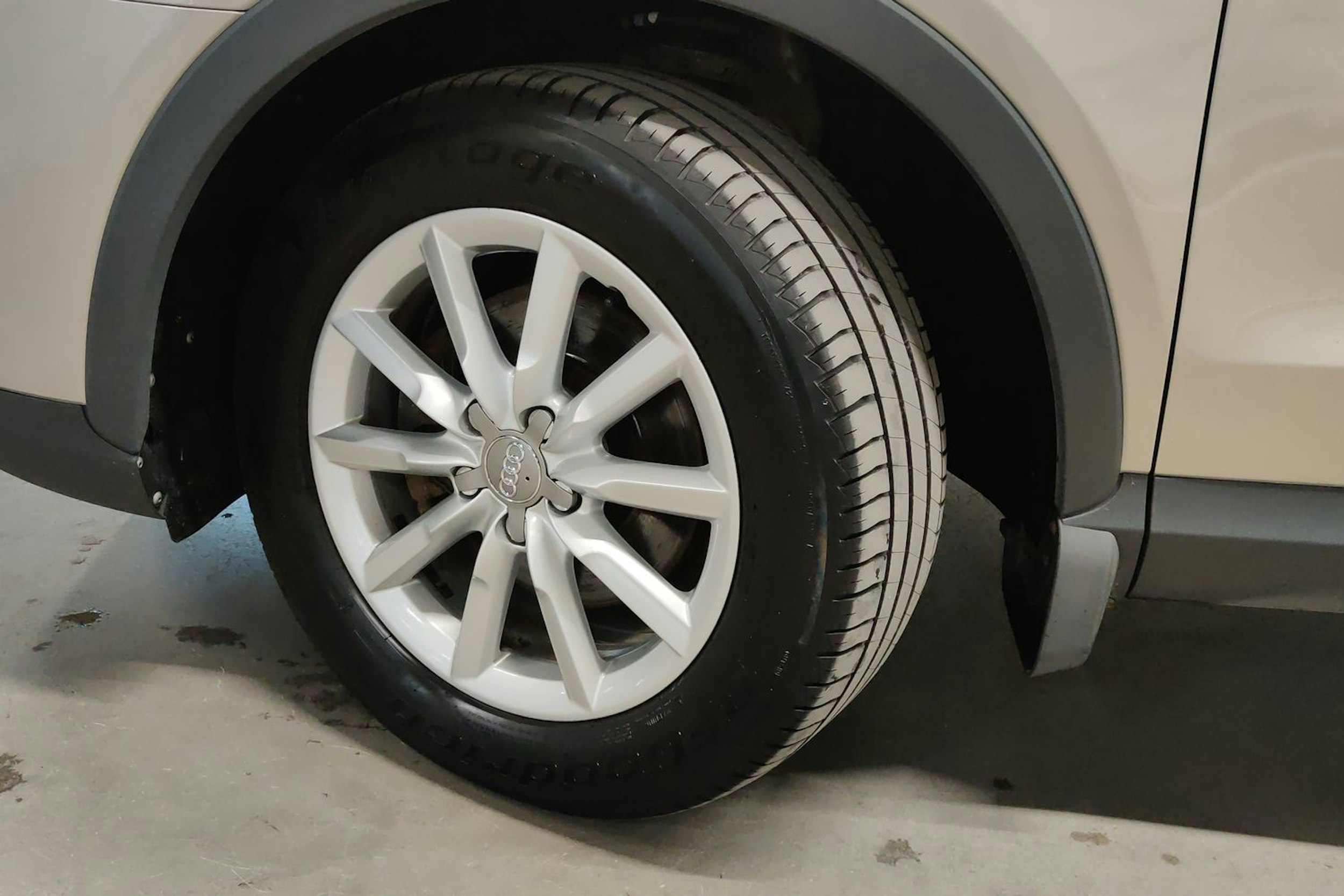 ruskea (beige) Audi Q3 2013 kuva 13.