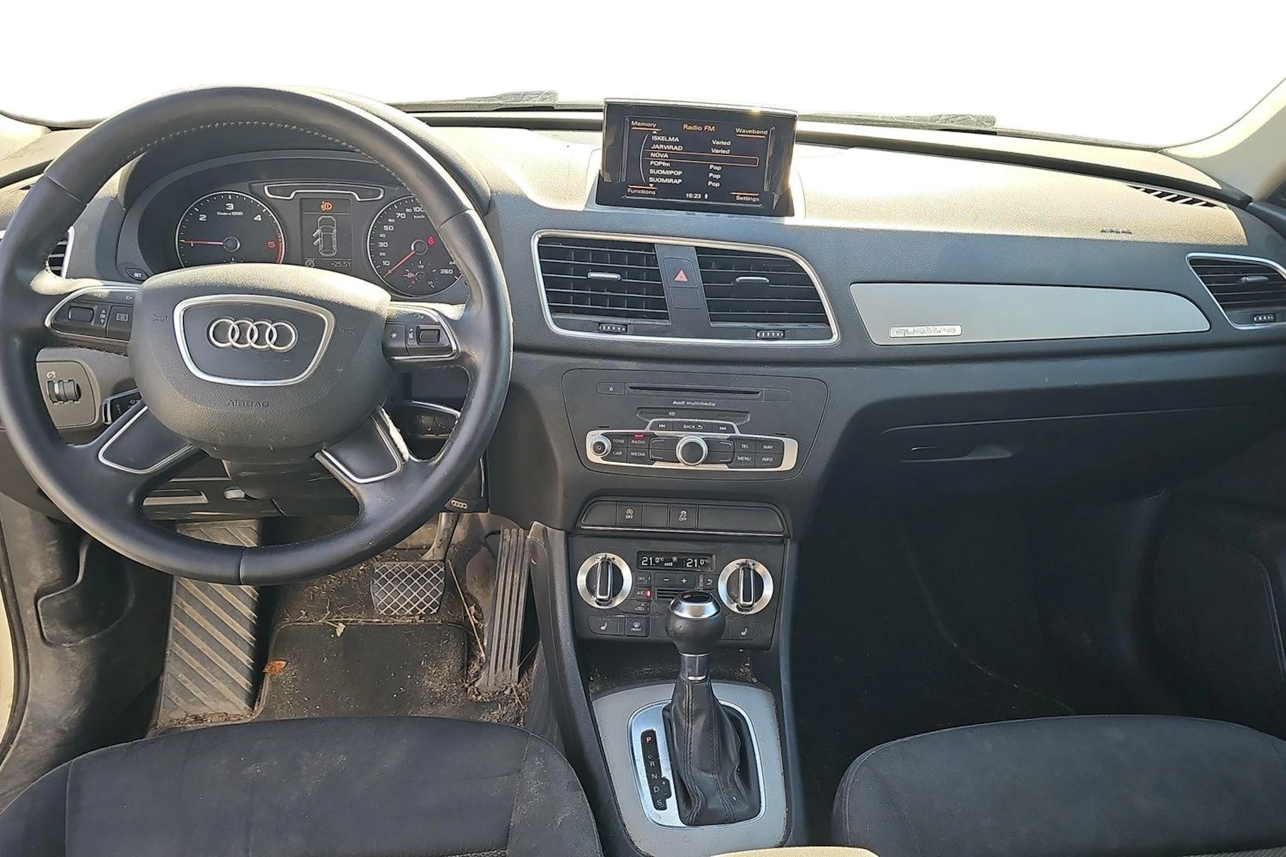 valkoinen Audi Q3 2014 kuva 7.