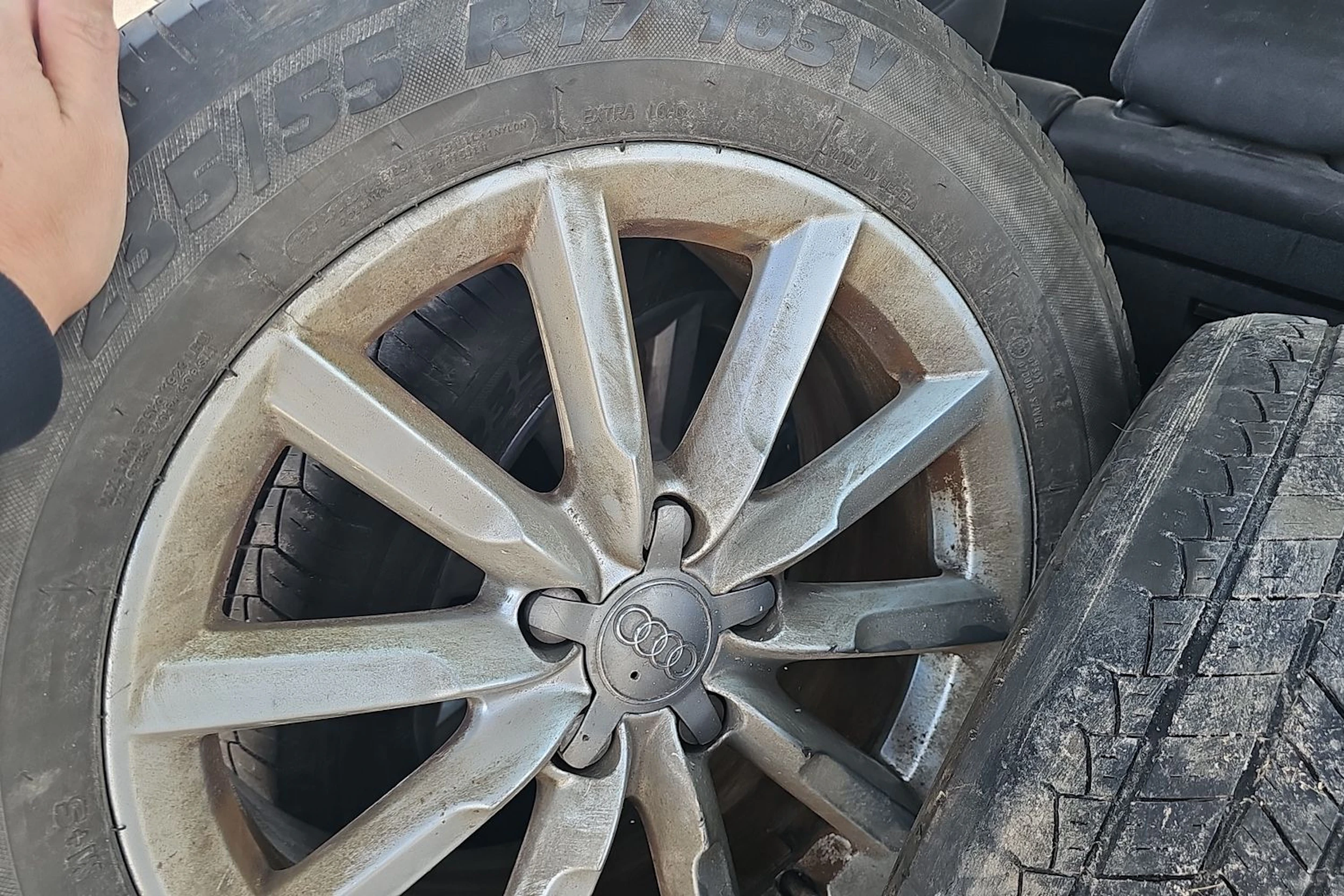 valkoinen Audi Q3 2014 kuva 12.