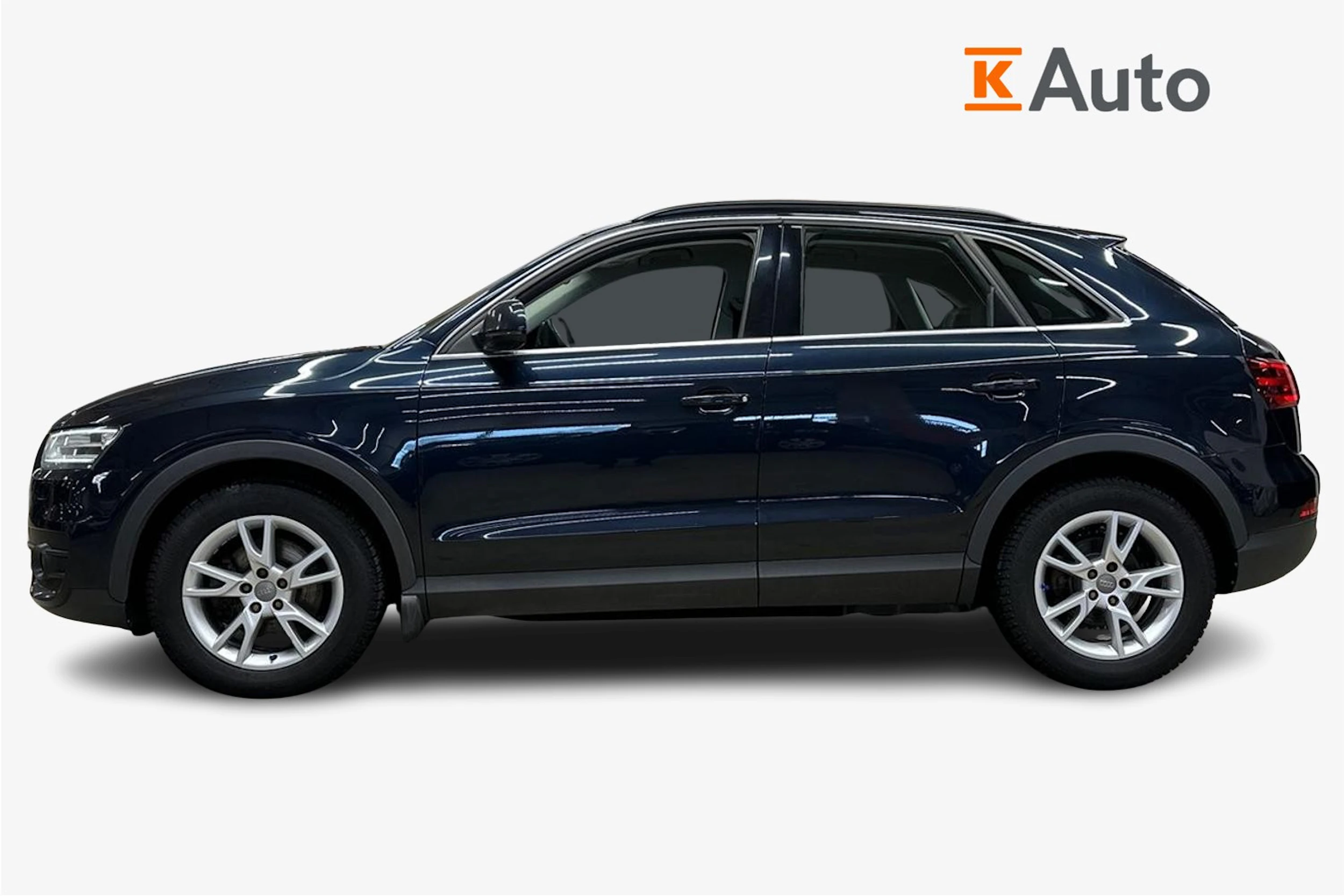 sininen Audi Q3 2014 kuva 5.