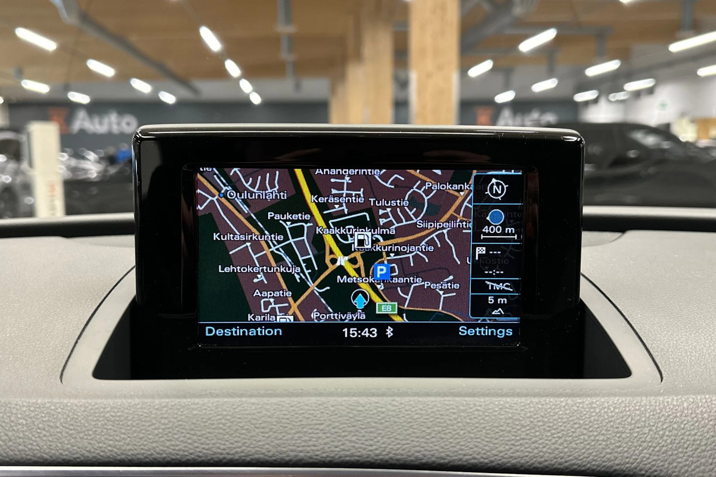 sininen Audi Q3 2014 kuva 12.