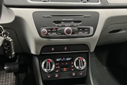 sininen Audi Q3 2014 kuva 15.