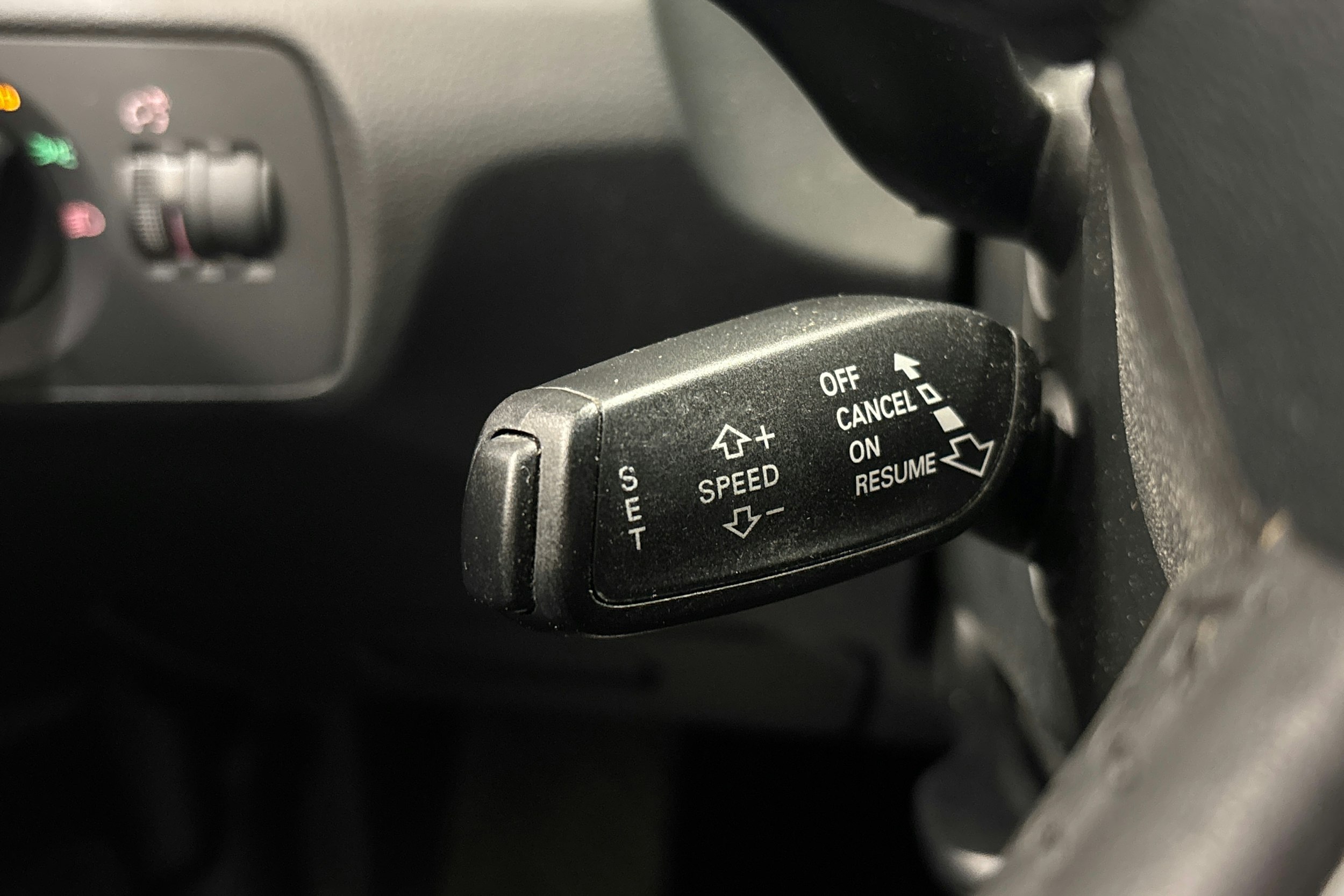 harmaa Audi Q3 2014 kuva 27.