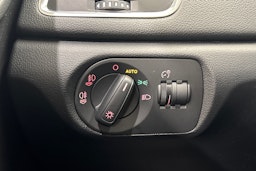 harmaa Audi Q3 2014 kuva 28.