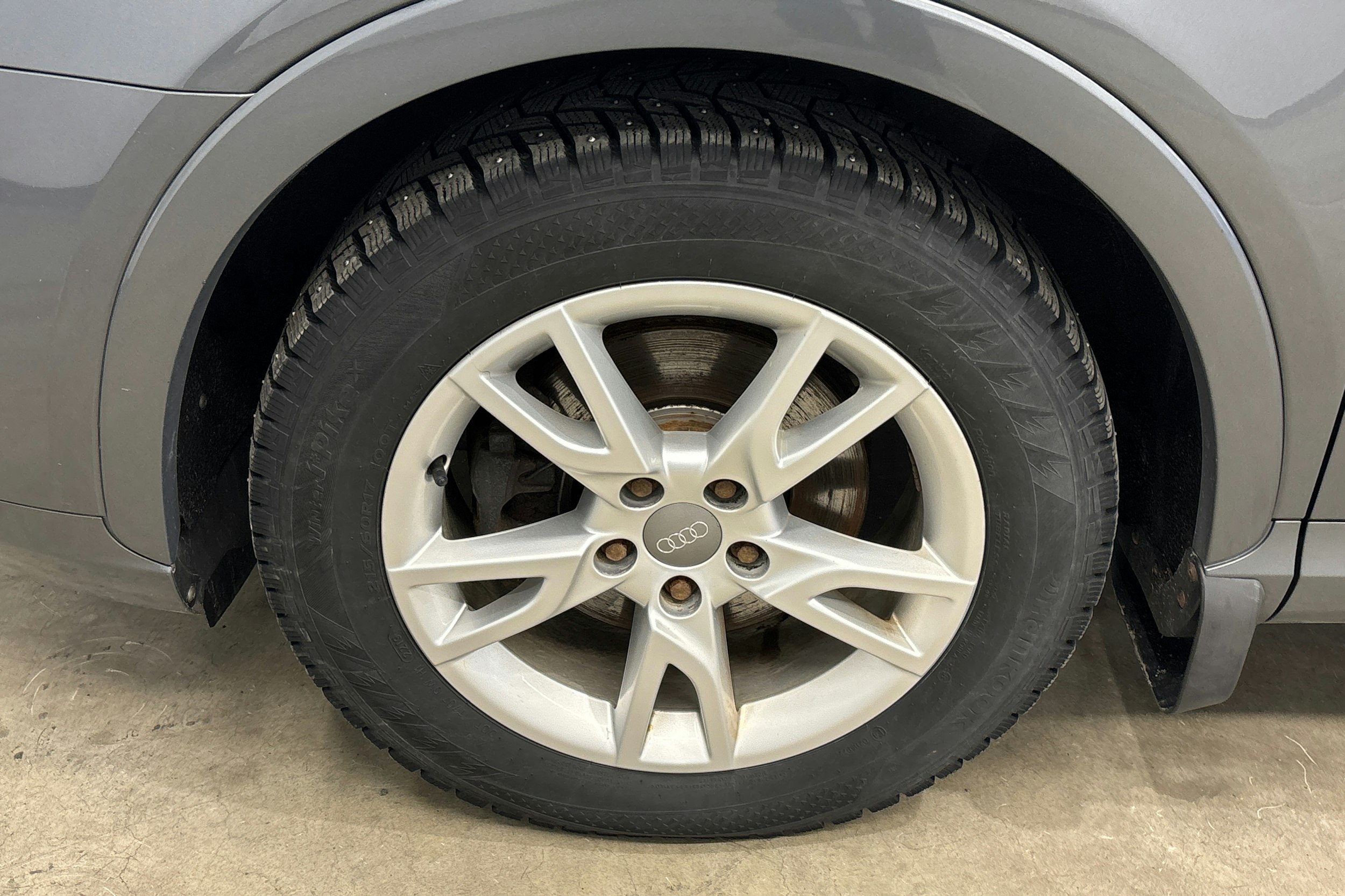 harmaa Audi Q3 2014 kuva 33.