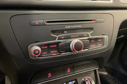 met. harmaa Audi Q3 2014 kuva 16.