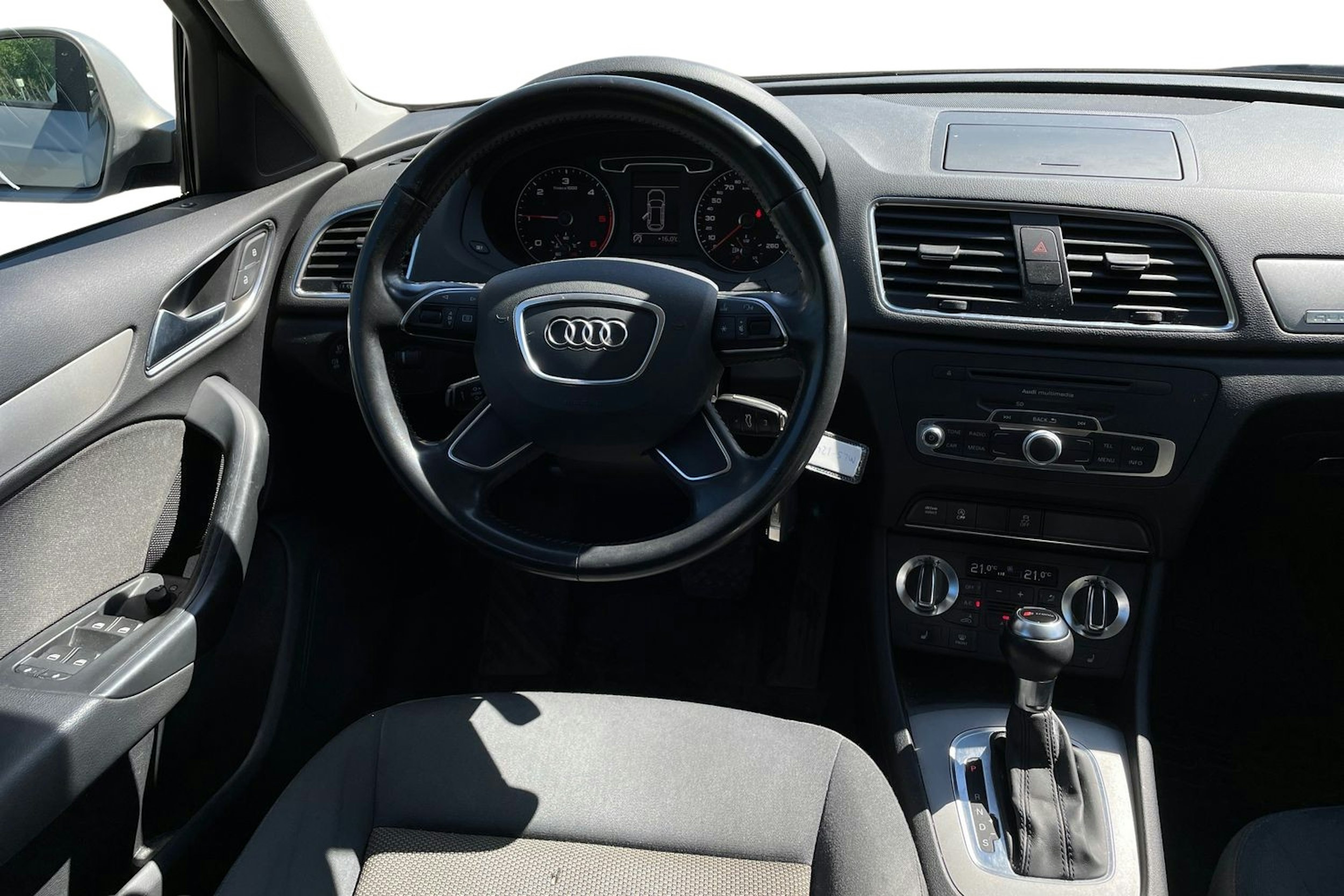 ruskea (beige) Audi Q3 2014 kuva 3.