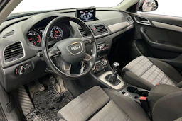musta Audi Q3 2014 kuva 3.