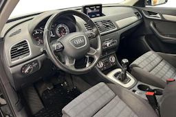 musta Audi Q3 2014 kuva 6.
