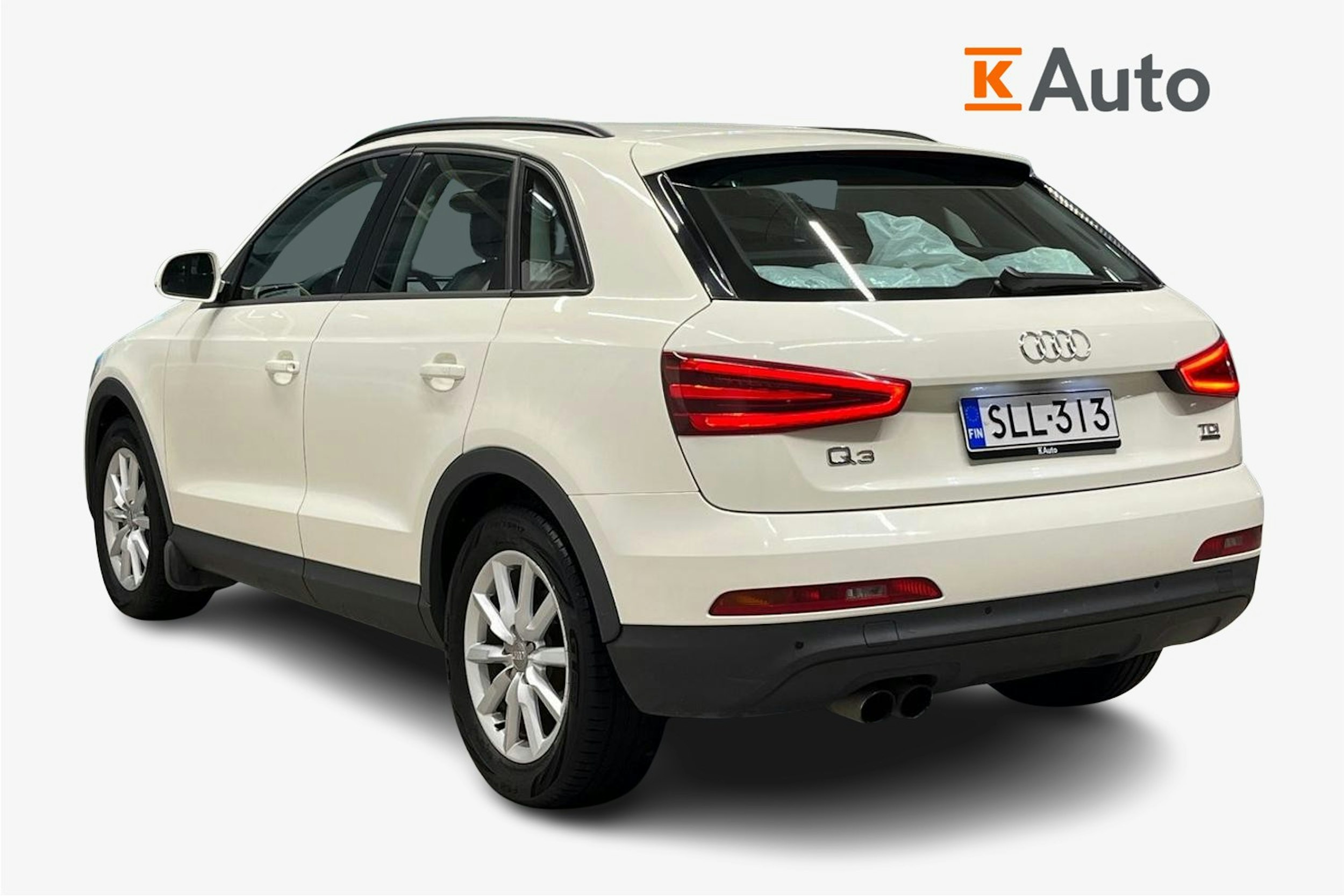 Valkoinen Audi Q3 2014 kuva 2.