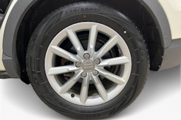 Valkoinen Audi Q3 2014 kuva 11.