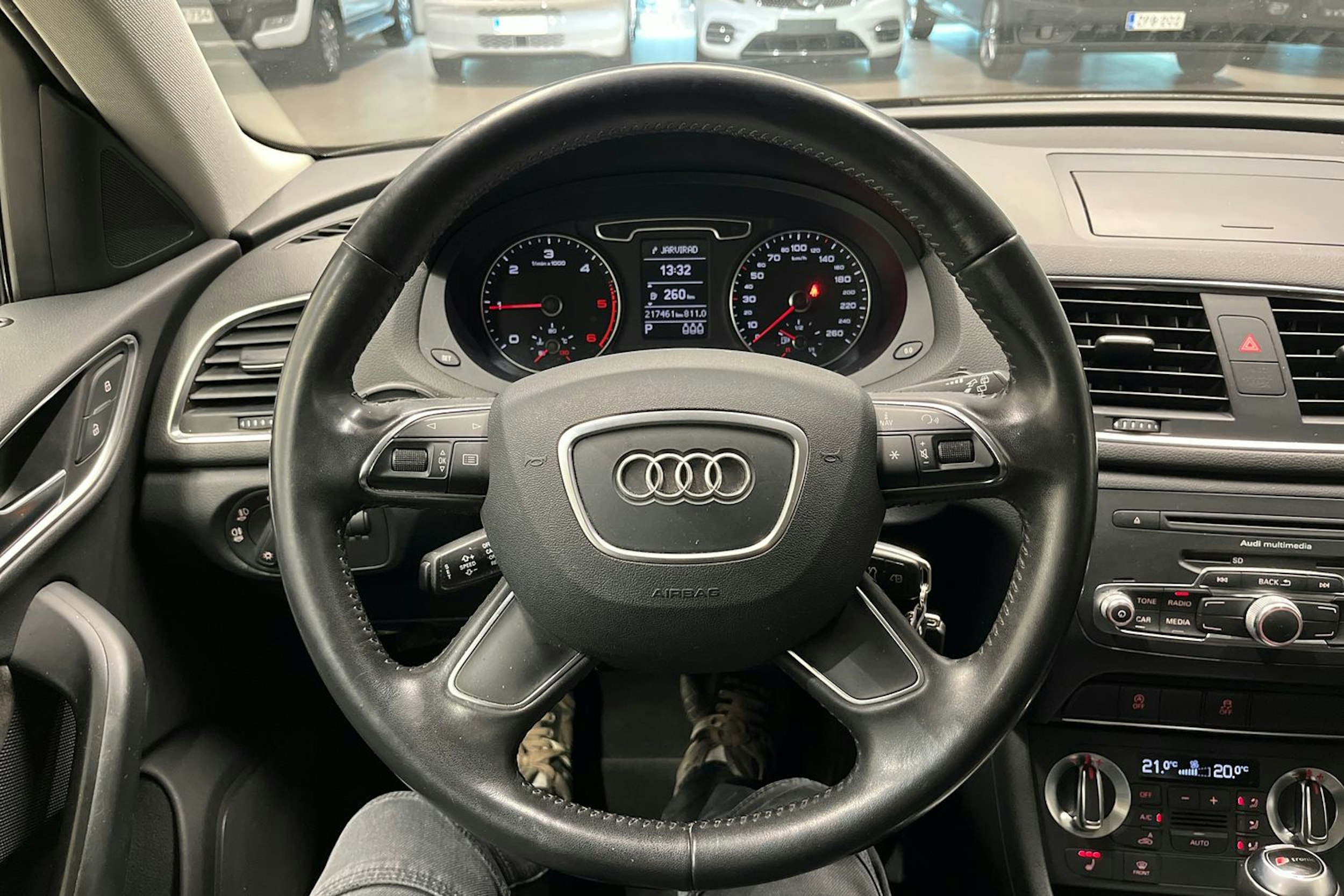 Valkoinen Audi Q3 2014 kuva 14.