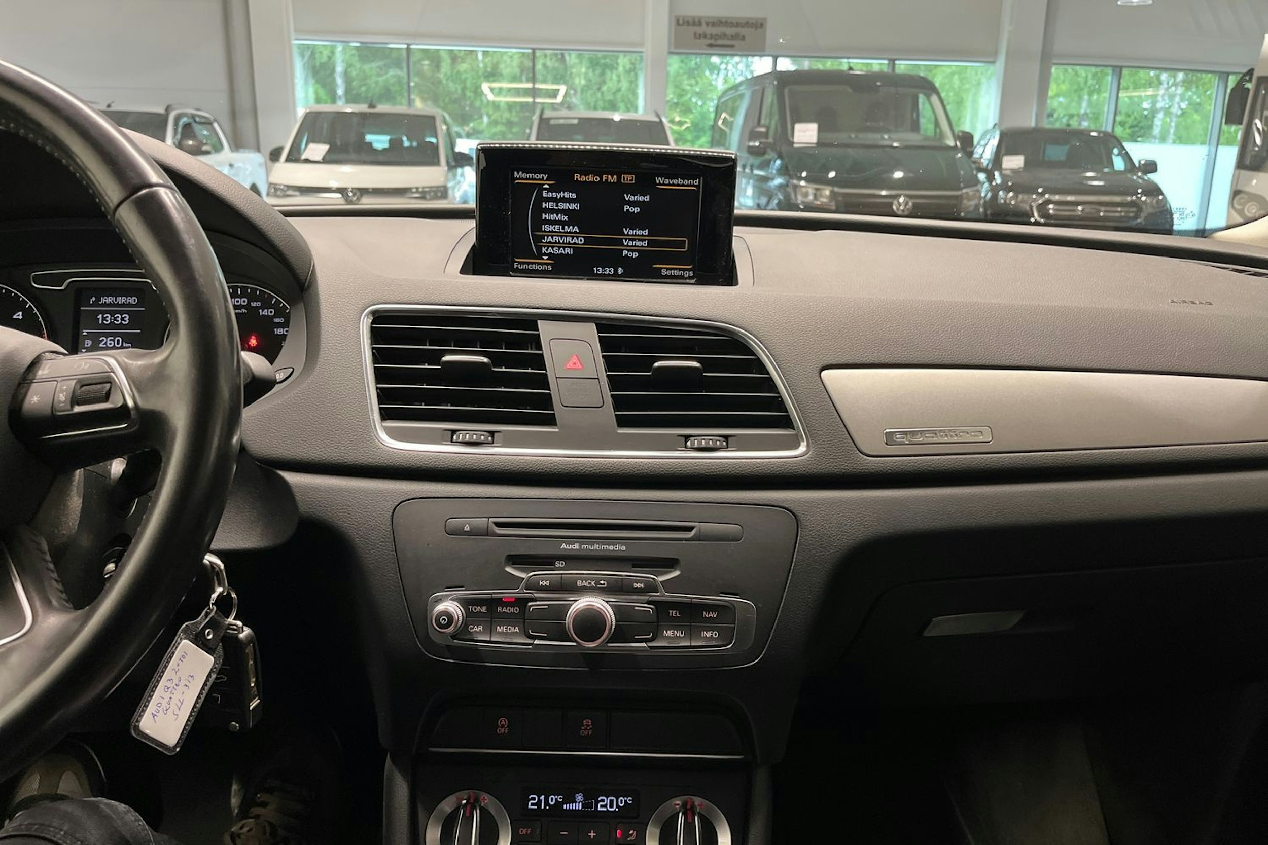 Valkoinen Audi Q3 2014 kuva 15.