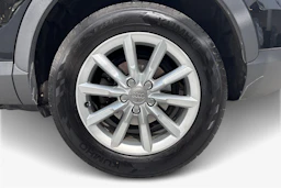 musta Audi Q3 2014 kuva 9.