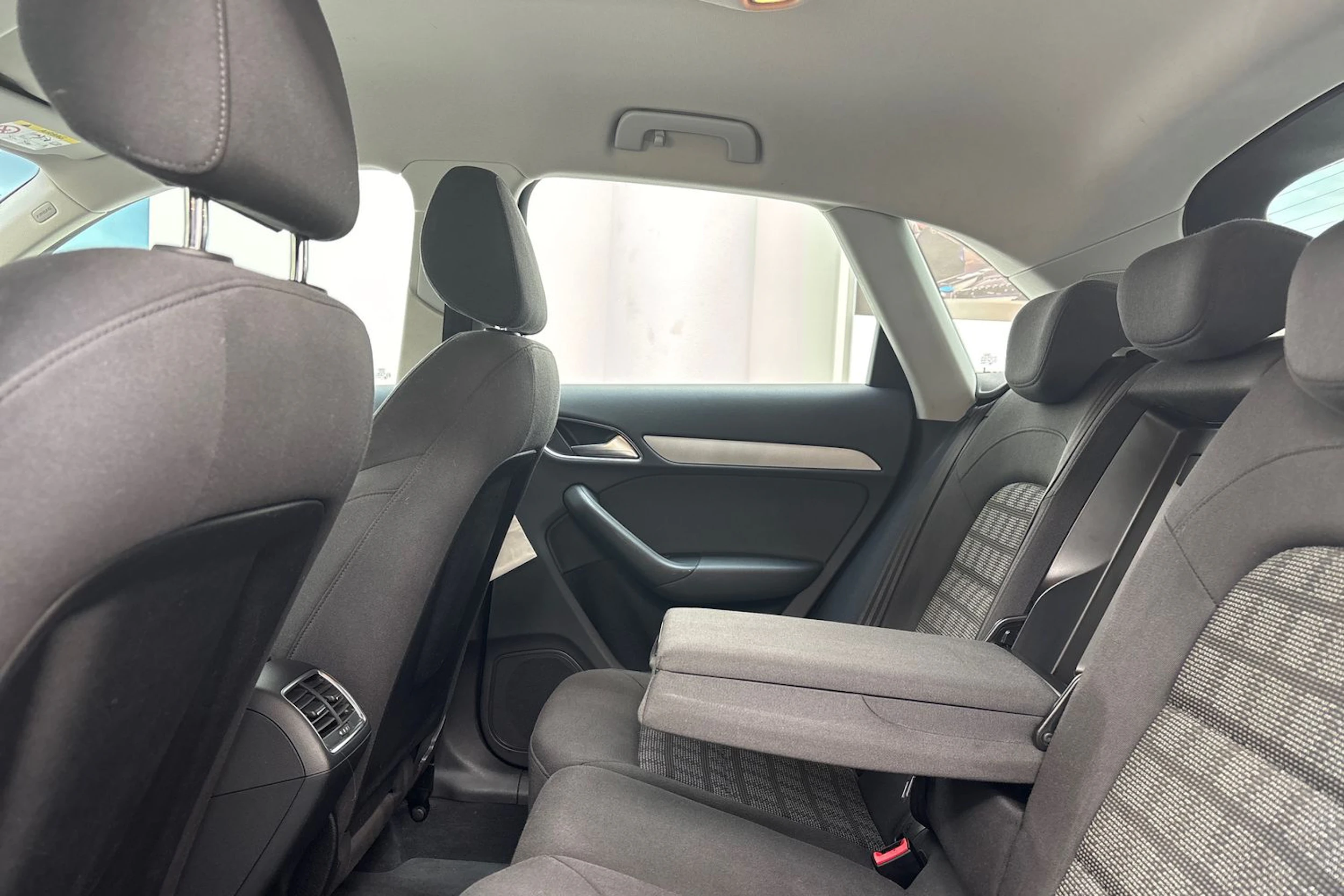 musta Audi Q3 2014 kuva 13.