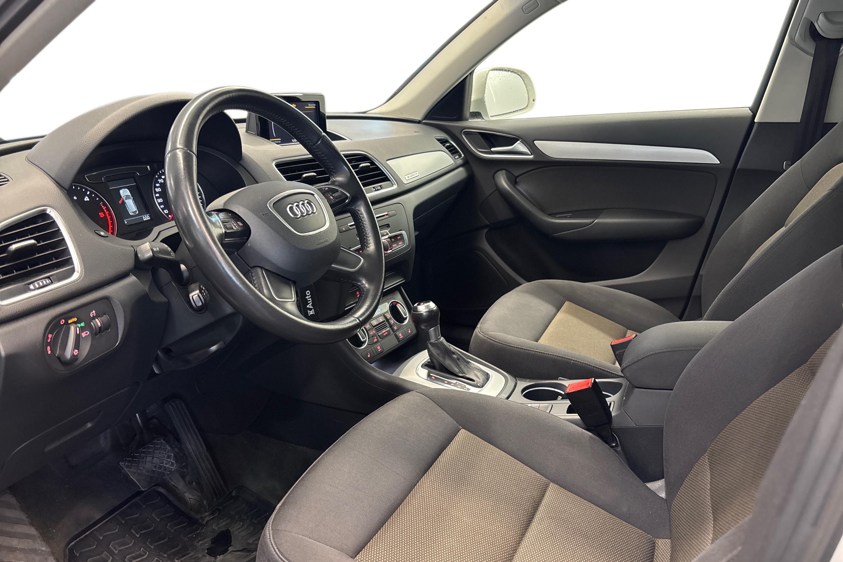 Audi Q3 2015, kuva 6/33
