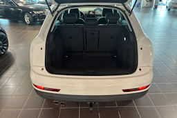 valkoinen Audi Q3 2015 kuva 16.