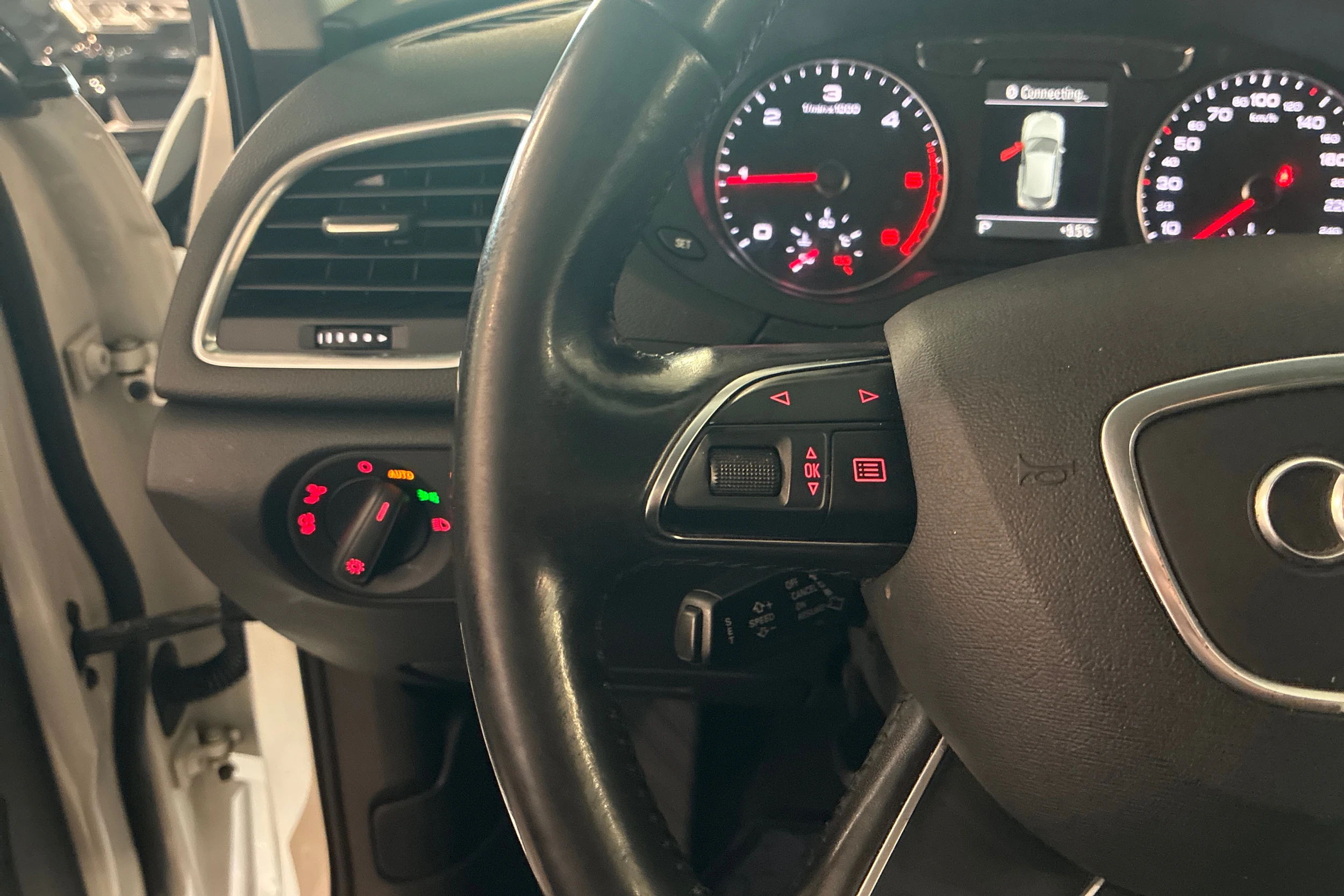 valkoinen Audi Q3 2015 kuva 17.