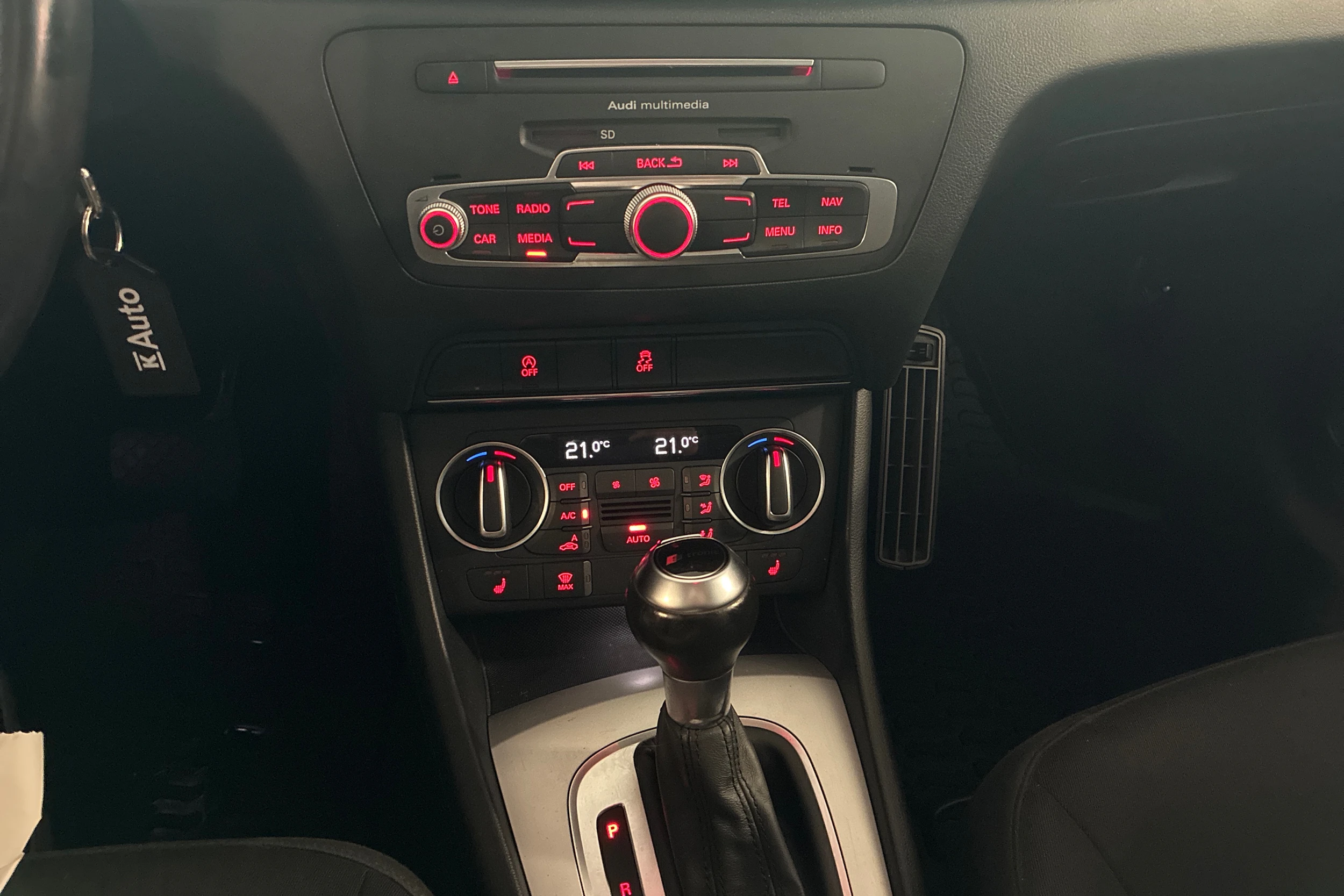 valkoinen Audi Q3 2015 kuva 21.