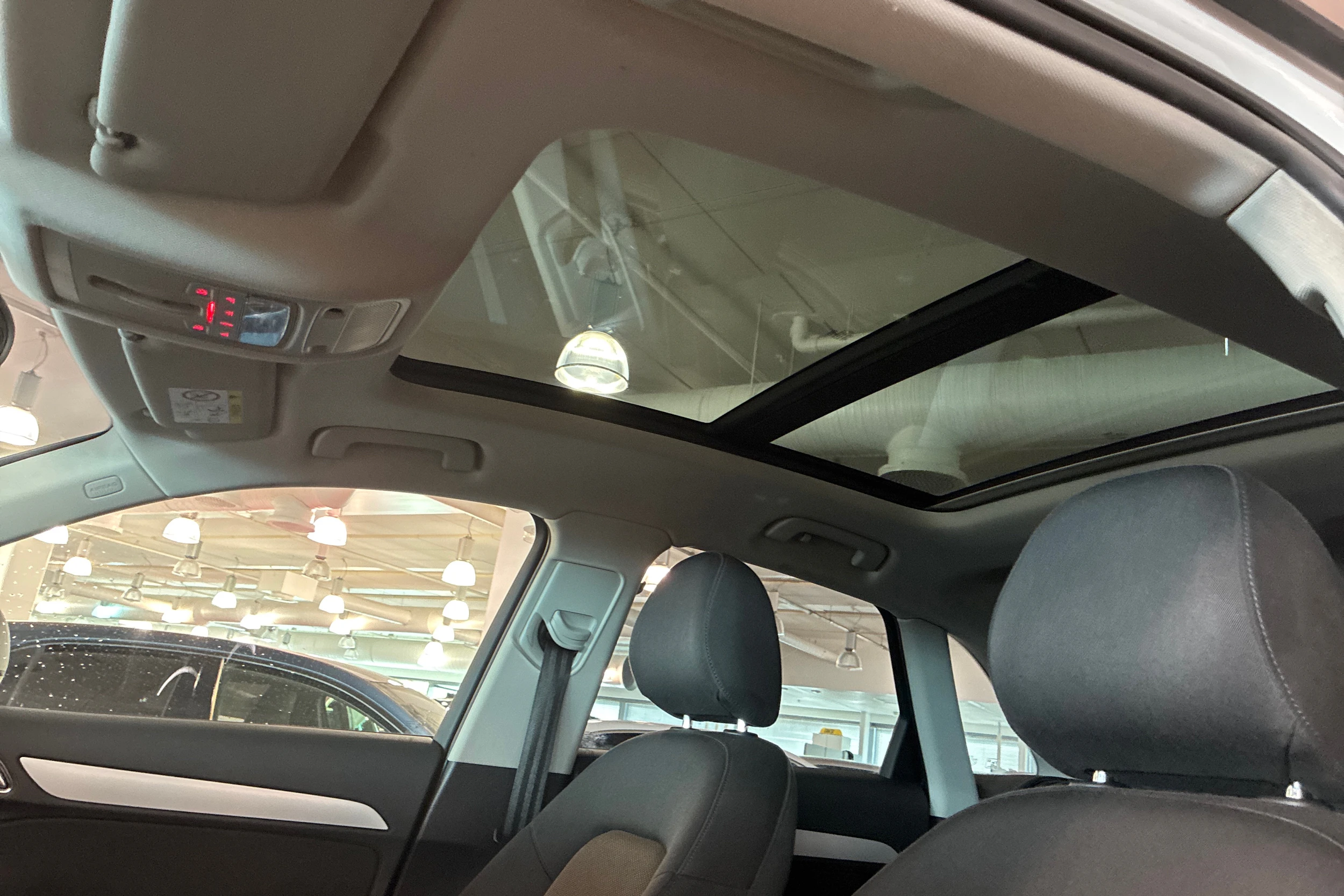 valkoinen Audi Q3 2015 kuva 24.