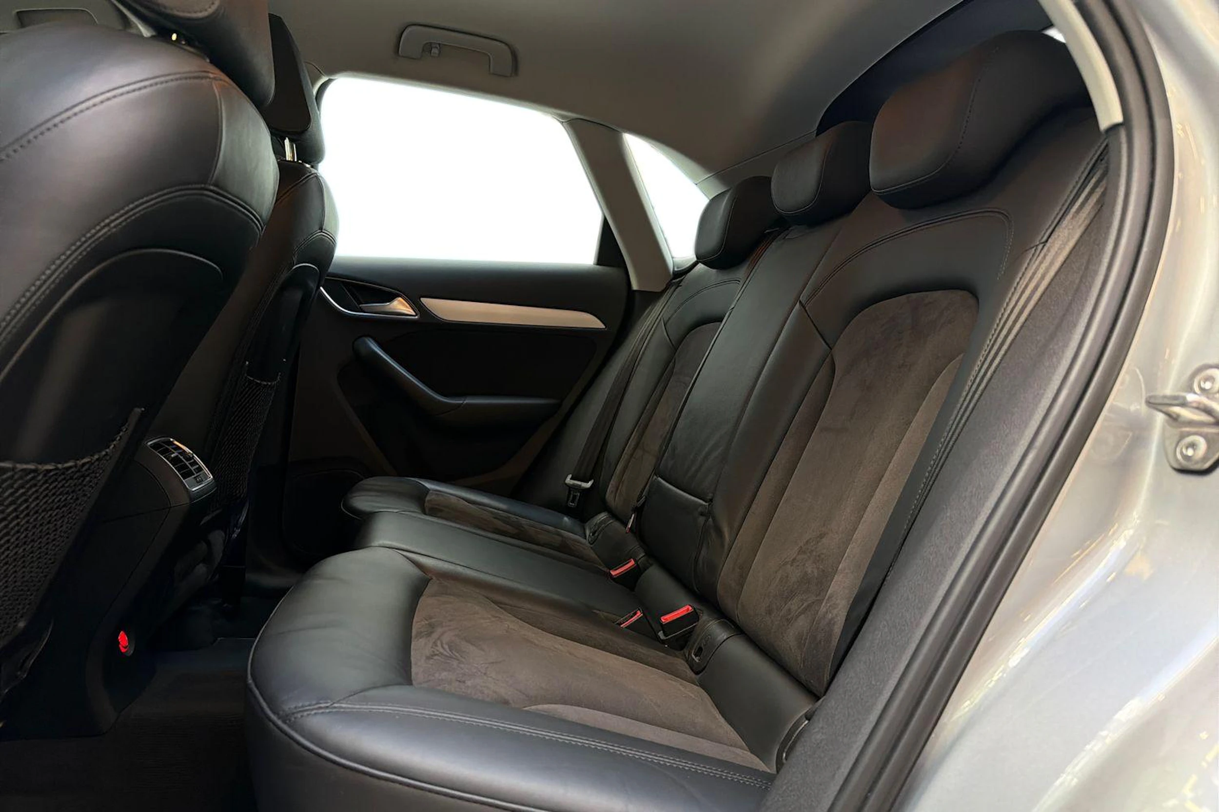 hopea Audi Q3 2015 kuva 8.