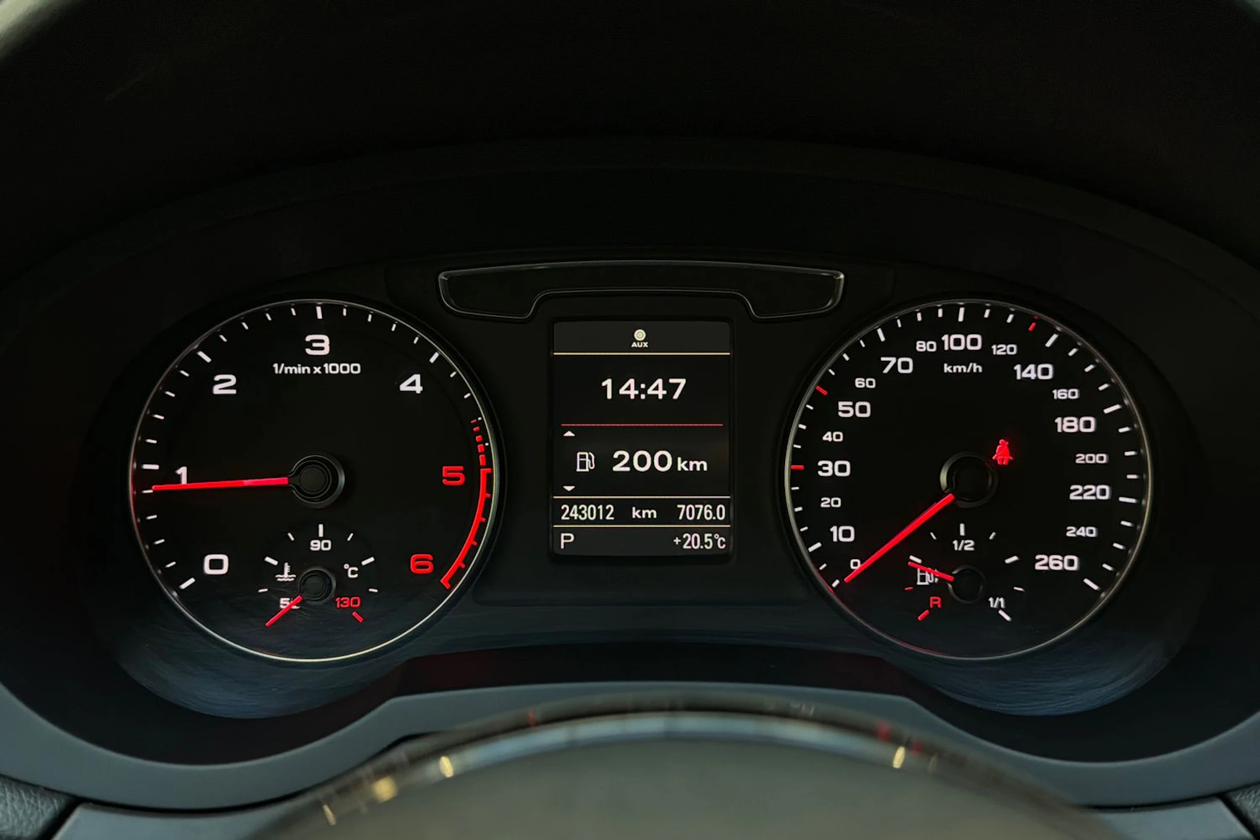 hopea Audi Q3 2015 kuva 12.