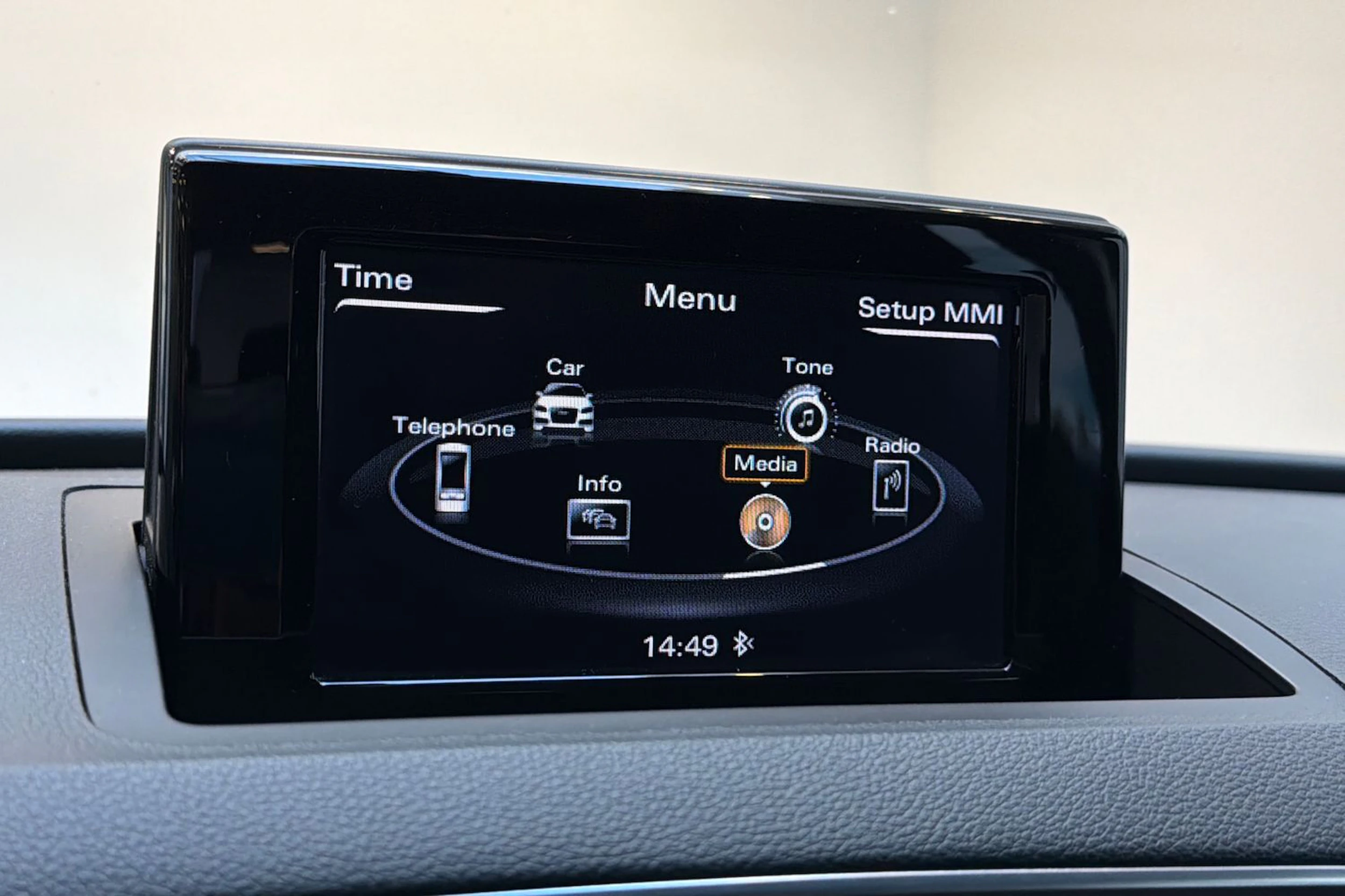 hopea Audi Q3 2015 kuva 16.