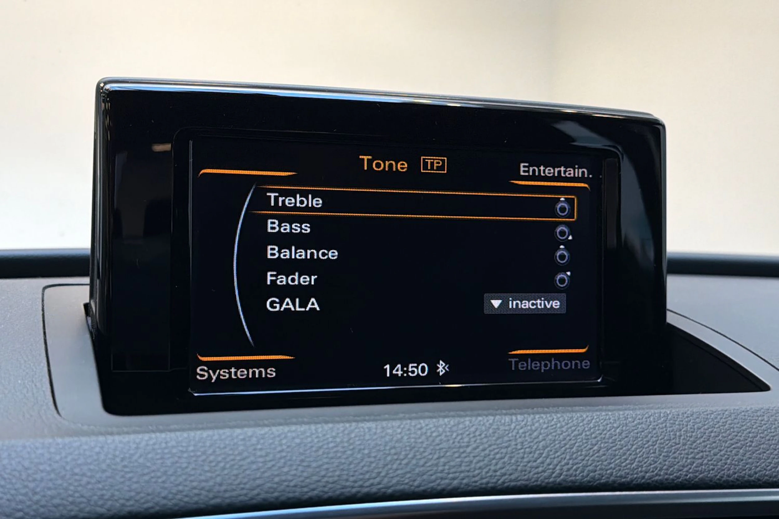 hopea Audi Q3 2015 kuva 19.