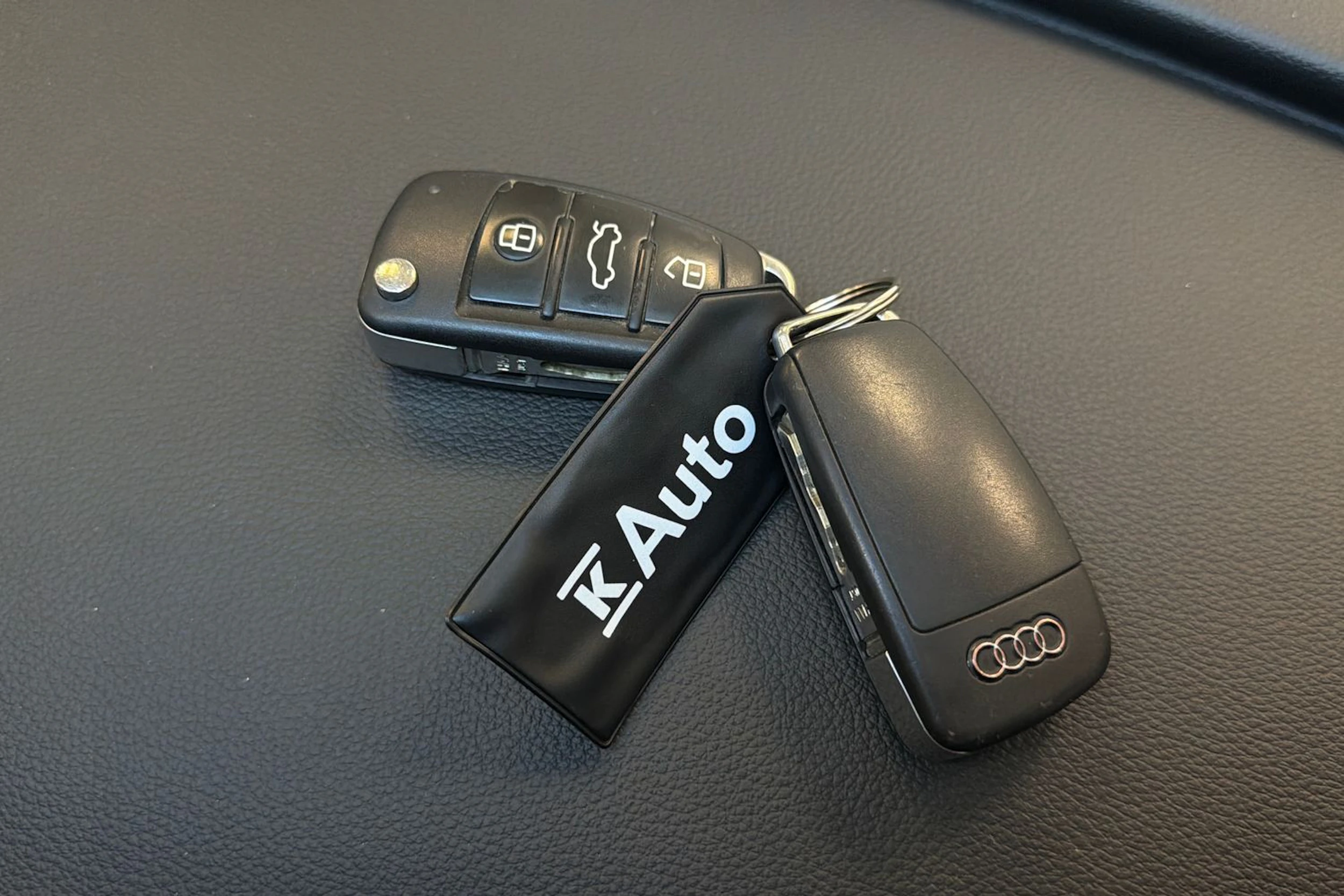 hopea Audi Q3 2015 kuva 25.
