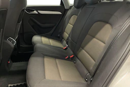 Valkoinen Audi Q3 2015 kuva 11.