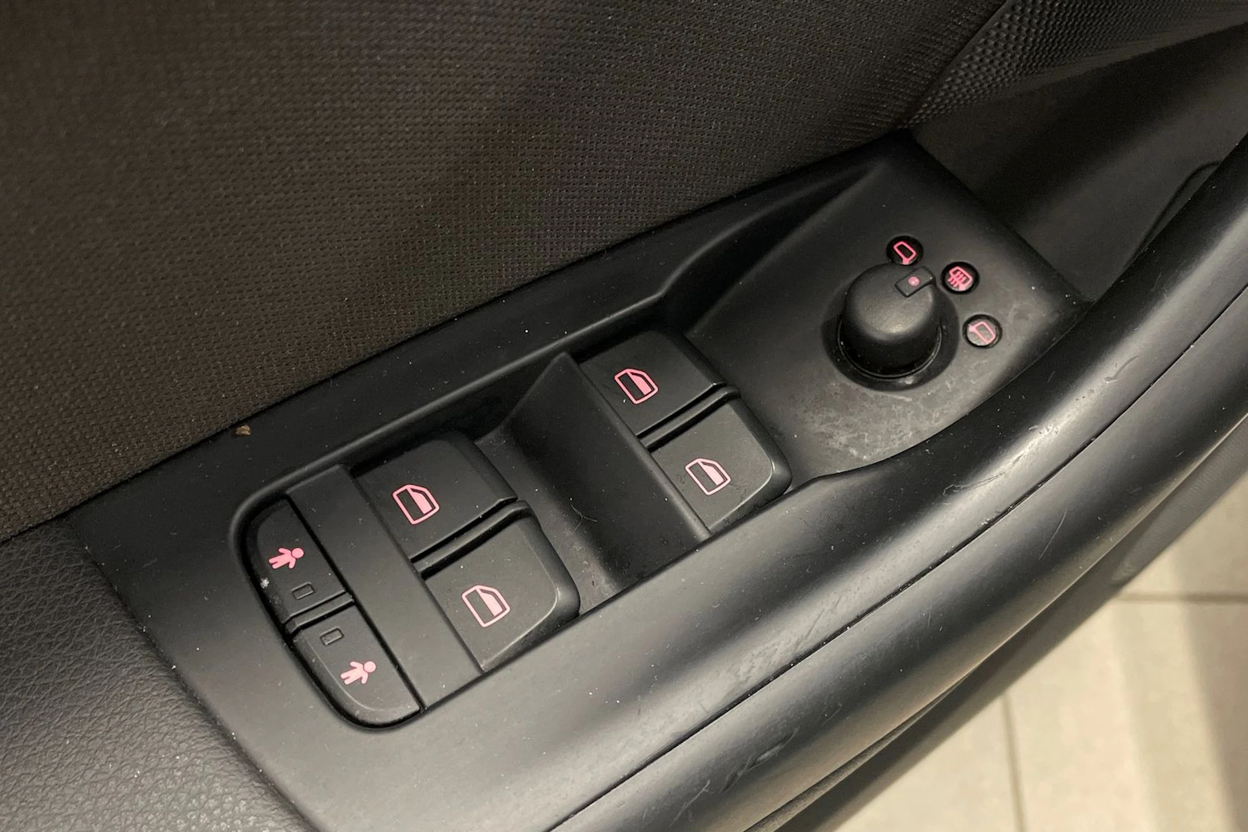 Valkoinen Audi Q3 2015 kuva 15.