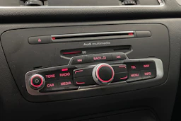 Valkoinen Audi Q3 2015 kuva 22.