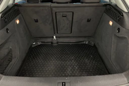 Valkoinen Audi Q3 2015 kuva 24.