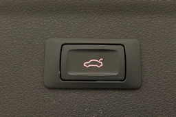 Valkoinen Audi Q3 2015 kuva 25.