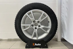 Valkoinen Audi Q3 2015 kuva 27.