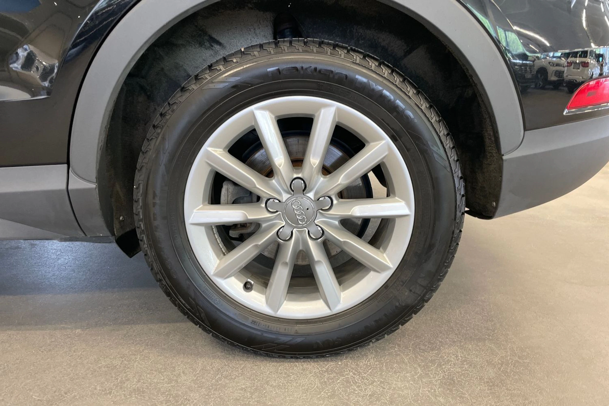 Musta Audi Q3 2015 kuva 10.
