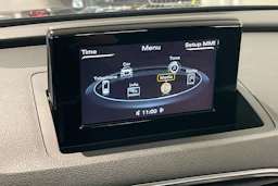 Musta Audi Q3 2015 kuva 11.