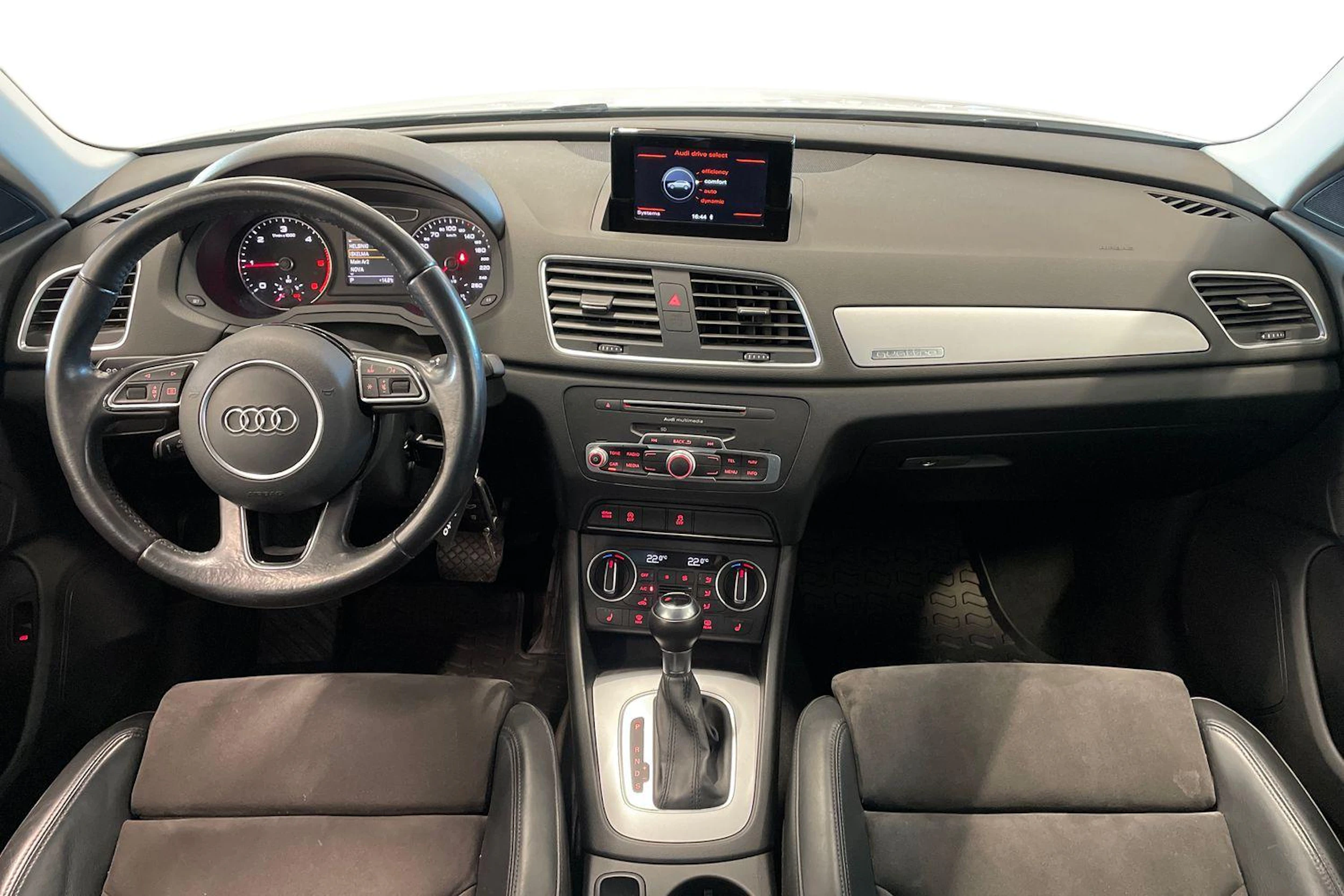 valkoinen Audi Q3 2015 kuva 7.