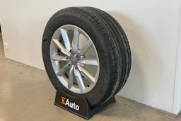 valkoinen Audi Q3 2015 kuva 10.