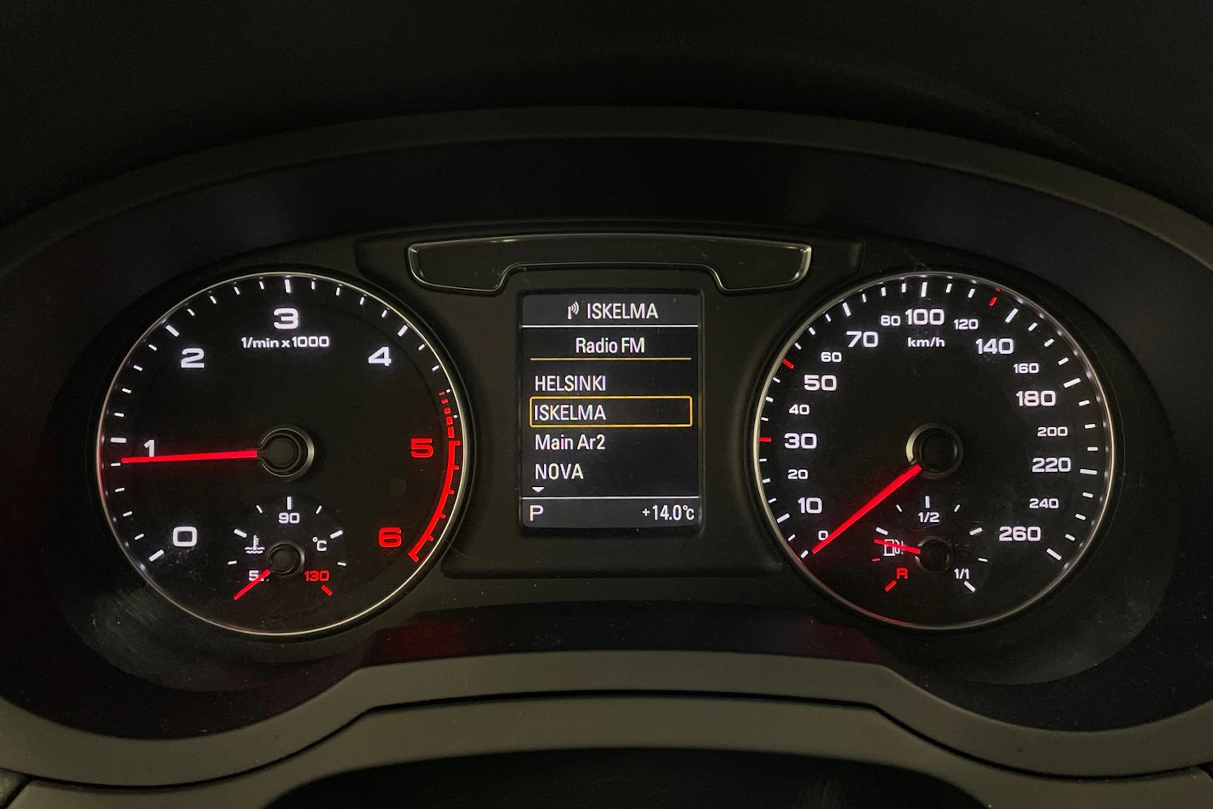 valkoinen Audi Q3 2015 kuva 18.
